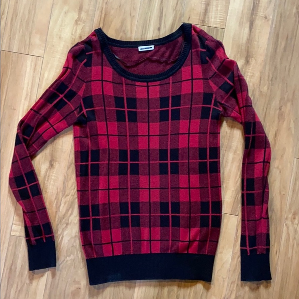 Noisy may check sweater